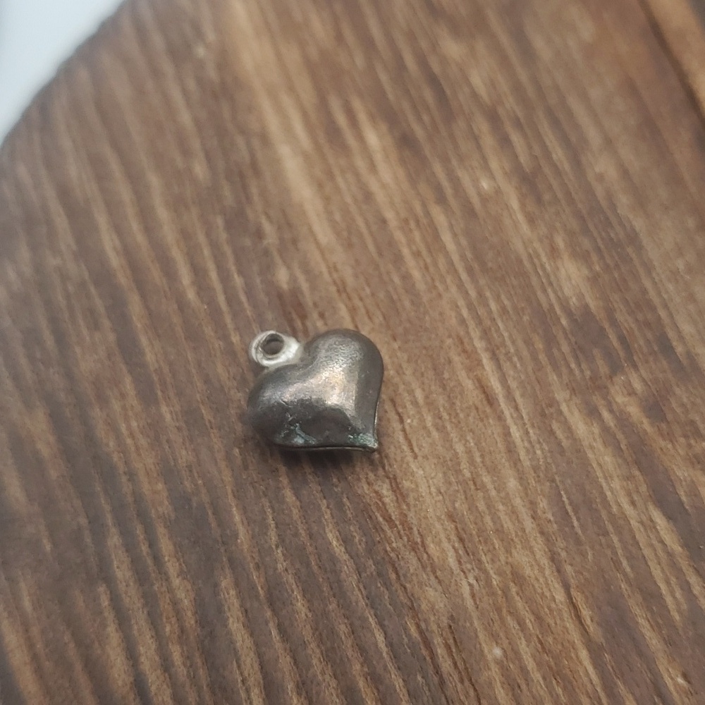 Silver tone Victorian heart drop pendant